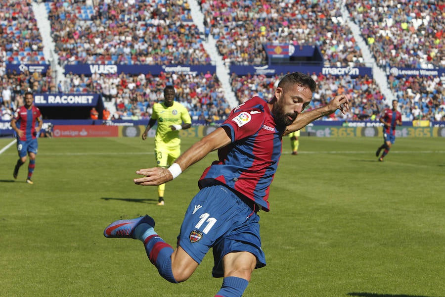 Estas son las imágenes del encuentro entre el Levante UD y el Getafe en el Ciutat de València, correspondiente a la novena jornada de Liga