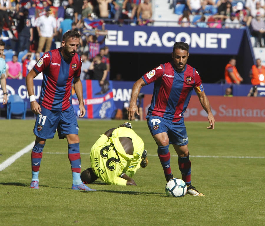 Estas son las imágenes del encuentro entre el Levante UD y el Getafe en el Ciutat de València, correspondiente a la novena jornada de Liga