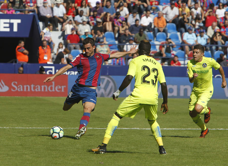 Estas son las imágenes del encuentro entre el Levante UD y el Getafe en el Ciutat de València, correspondiente a la novena jornada de Liga