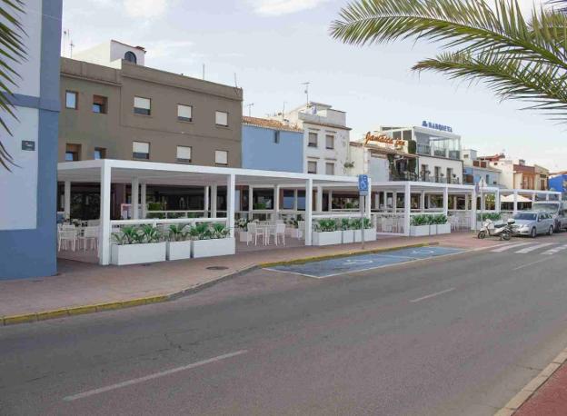 Recreación del estilo que deben tener las nuevas pérgolas de la fachada marítima de Dénia. 