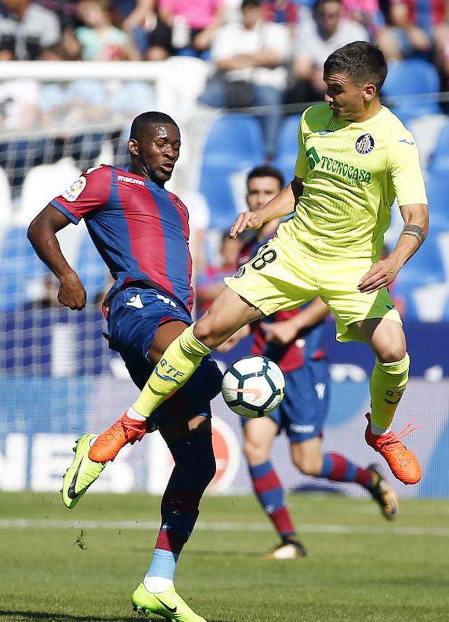 Estas son las imágenes del encuentro entre el Levante UD y el Getafe en el Ciutat de València, correspondiente a la novena jornada de Liga