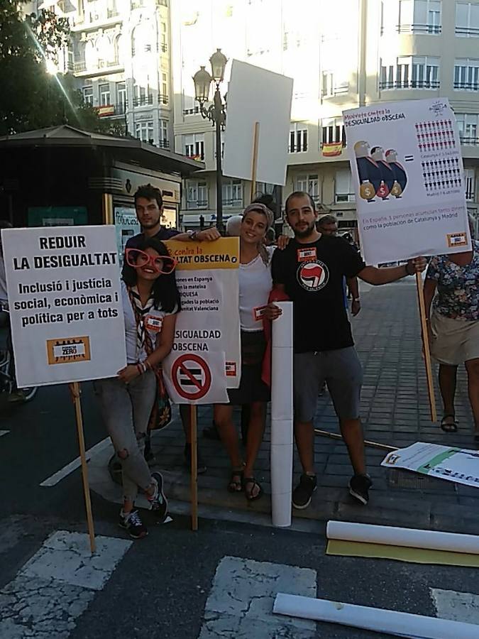 Fotos de la manifestación de Pobreza Zero en Valencia