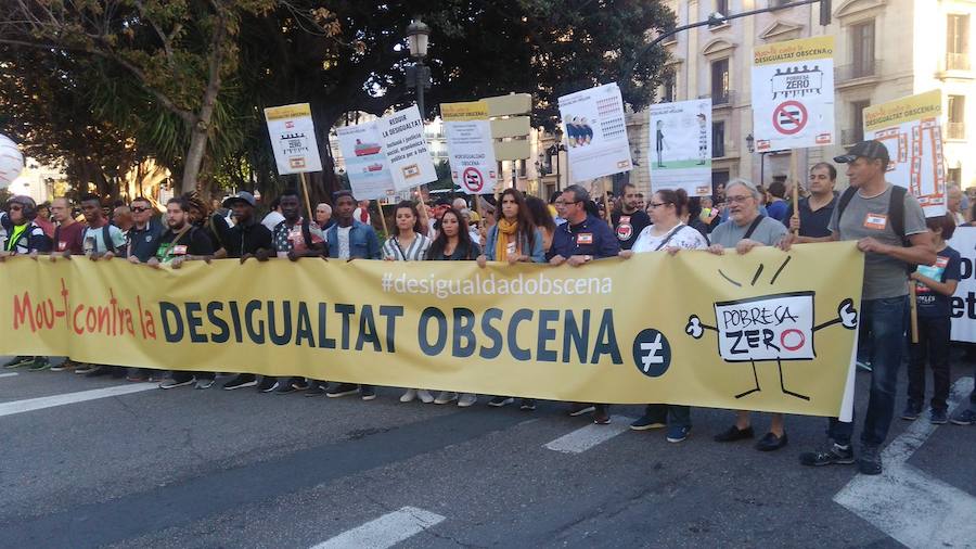 Fotos de la manifestación de Pobreza Zero en Valencia