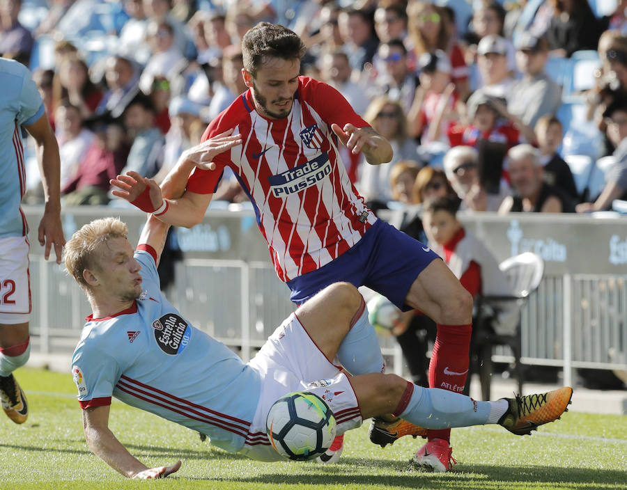 El Atlético de Madrid vence por 0-1 en Balaídos ante un Celta que no pierde cara al encuentro, con un juego muy intenso. La imagen del choque es la grada cerrada a cerca de 8.000 aficionados al club vigués.