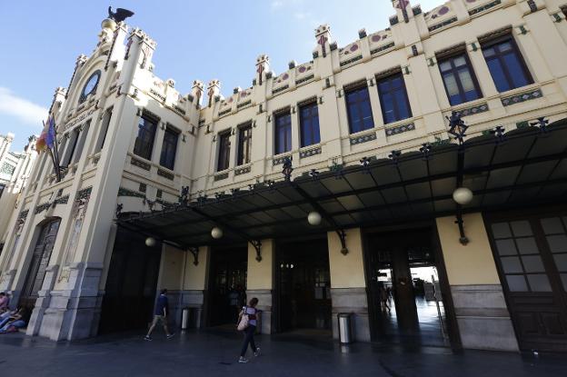 El edificio pertenece al estilo modernista con influencias de la 'Sezesion Vienesa'.