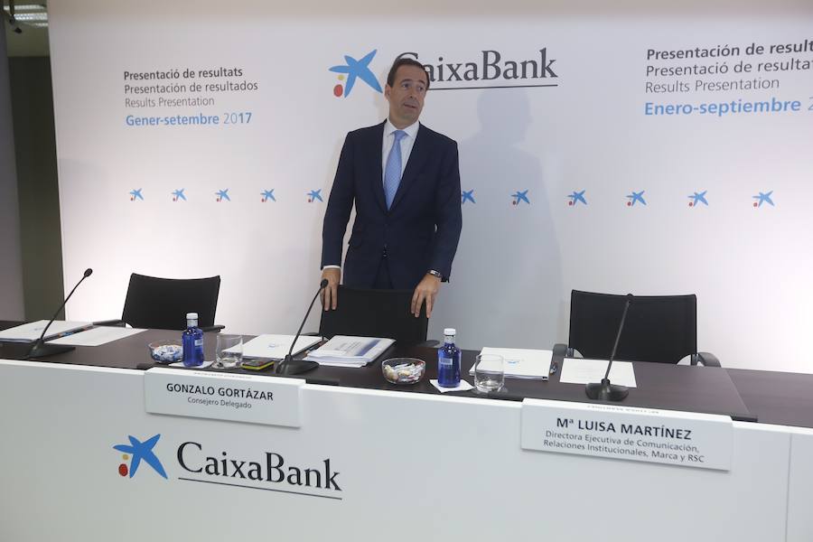 Fotos de la presentación de resultados de Caixabank en Valencia