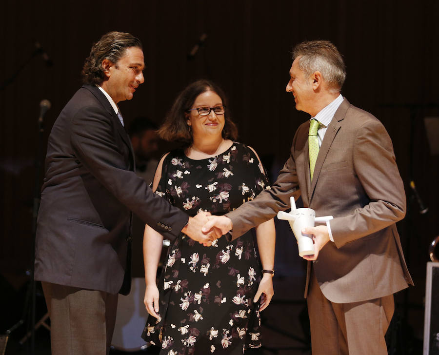 El Valencia CF y el Levante UD femeninos, Guardia Civil y Policía Nacional, Adela Cortina, la Estación del Norte, Miguel Falomir y Manuel Borja-Villel, premiados por LAS PROVINCIAS