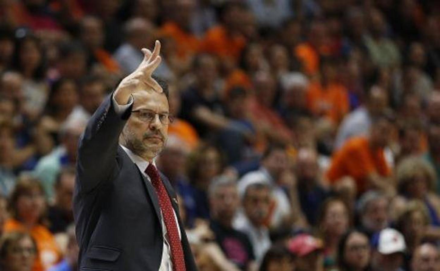 El técnico que hizo campeón de Liga al Valencia Basket, Pedro Martínez, entrenará al Baskonia.
