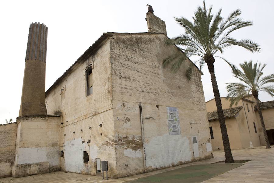 Parque de Marxalenes. Es uno de los jardines desconocidos de la ciudad. Tiene un gran paseo central que congrega a familias paseando. Un buen lugar para hacer deporte.