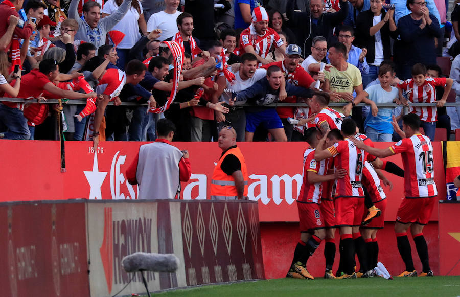 El Real Madrid visita Montilivi por primera vez en su historia ante un Girona que quiere hacerse fuerte en casa. Los blancos, quieren continuar con su buena racha a domicilio, en un duelo marcado por la tensión política.