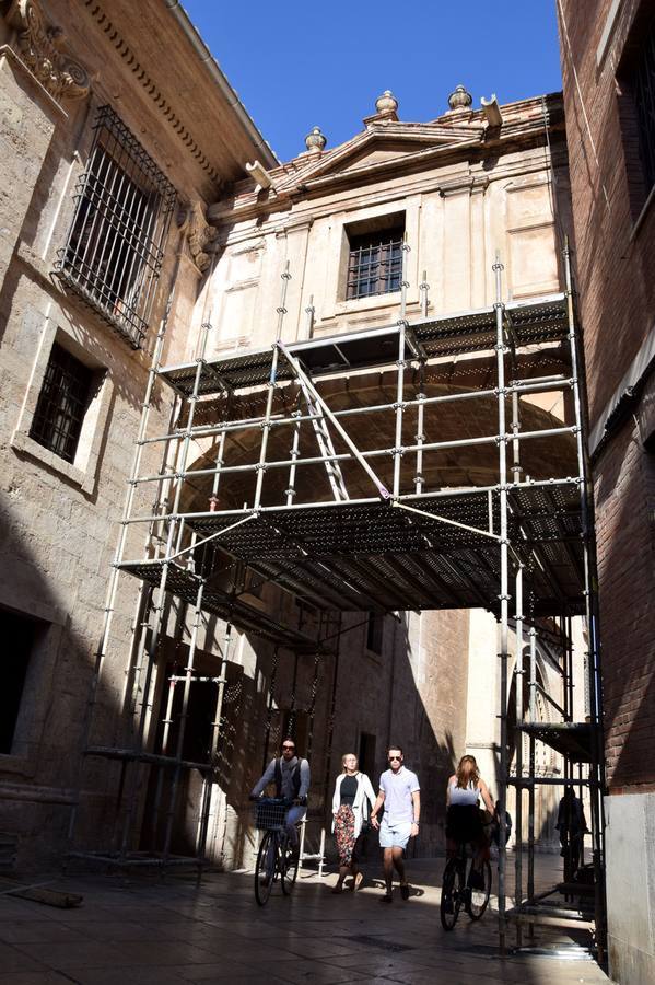 Imagen secundaria 2 - Inicio de las obras de la restauración.