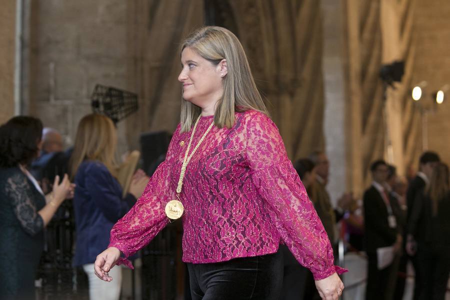 La reina Letizia entrega en la Lonja de Valencia los galardones 