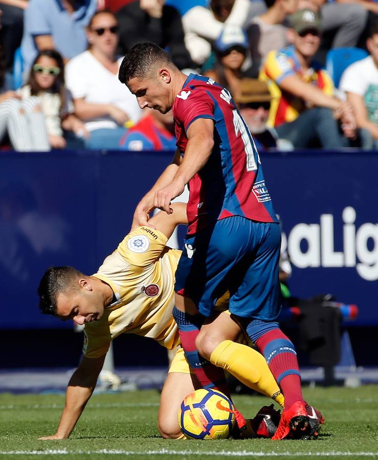 Estas son las mejores imágenes del partido disputado en el Ciutat de València en la undécima jornada de La Liga