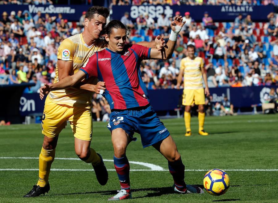 Estas son las mejores imágenes del partido disputado en el Ciutat de València en la undécima jornada de La Liga