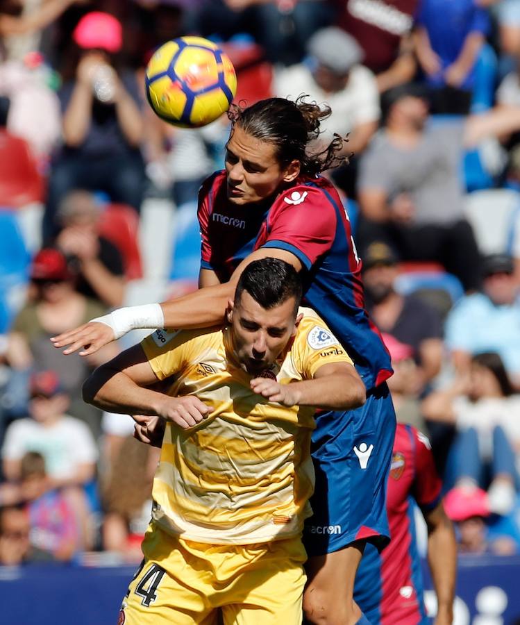 Estas son las mejores imágenes del partido disputado en el Ciutat de València en la undécima jornada de La Liga