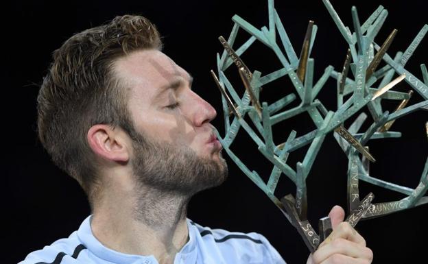 Jack Sock, con el trofeo de campeón de París-Bercy. 