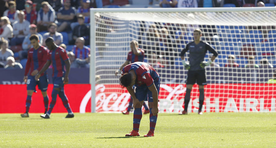 Estas son las mejores imágenes del partido disputado en el Ciutat de València en la undécima jornada de La Liga