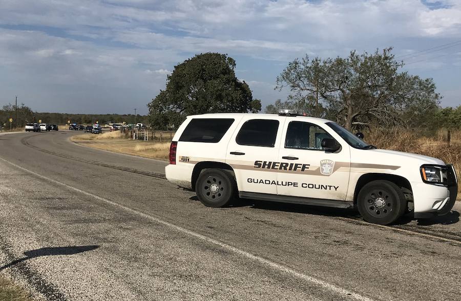 Fotos del tiroteo ocurrido en la primera iglesia Bautista de la localidad de Sutherland Springs, en el estado de Texas, Estados Unidos. Aproximadamente, murieron 26 personas y otras 20 resultaron heridas. 