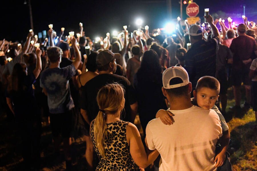 Fotos del tiroteo ocurrido en la primera iglesia Bautista de la localidad de Sutherland Springs, en el estado de Texas, Estados Unidos. Aproximadamente, murieron 26 personas y otras 20 resultaron heridas. 