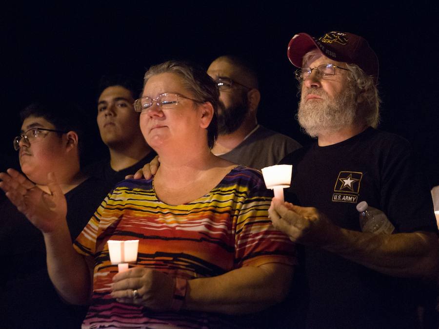 Fotos del tiroteo ocurrido en la primera iglesia Bautista de la localidad de Sutherland Springs, en el estado de Texas, Estados Unidos. Aproximadamente, murieron 26 personas y otras 20 resultaron heridas. 