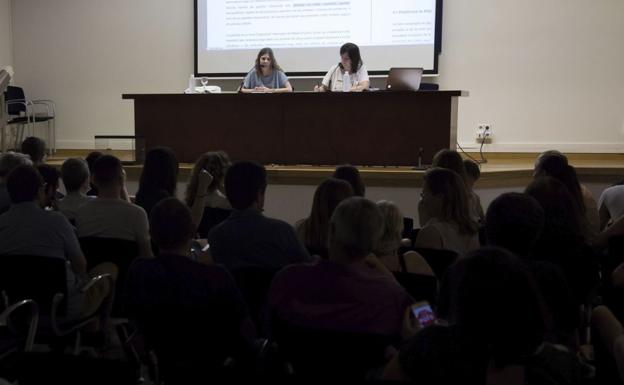 Asamblea de la Unió de Periodistes en la que se acordó impugnar la bolsa de trabajo de À Punt.