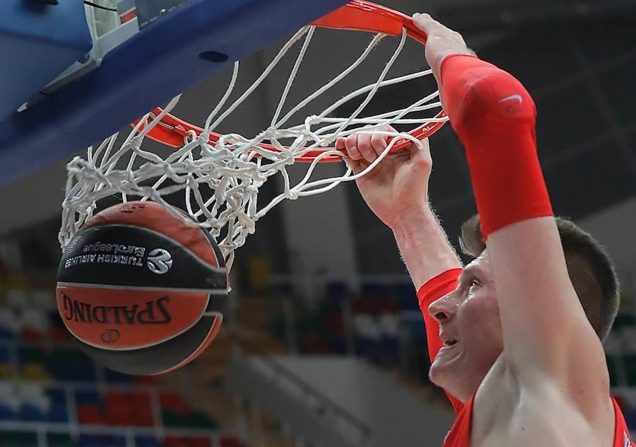 Estas son las imágenes del choque correspondiente a la sexta jornada de Euroliga entre el CSKA y el Valencia Basket en el Megasport Arena