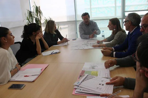 La reunión mantenida con el responsable de Urbanismo. 