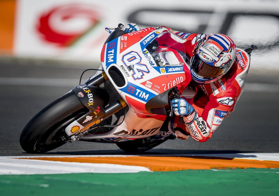 Márquez, con su amplia ventaja sobre Dovizioso, parte como el principal favorito para revalidar su título, ya que le bastaría con que su rival italiano no gane.Y en caso de que Dovizioso triunfara, Márquez tendría que terminar más allá del undécimo puesto para dejar escapar el título.