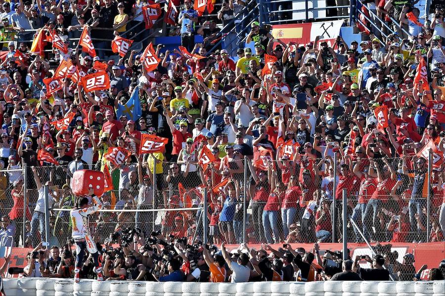 Fotos del ambiente del Gran Premio de la Comunitat Valenciana de motociclismo de Cheste 2017