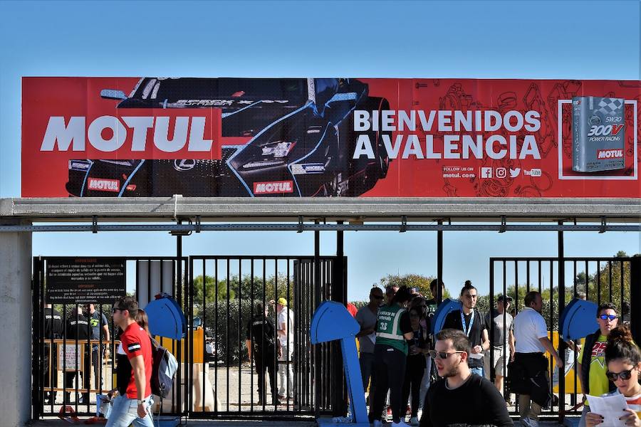 Fotos del ambiente del Gran Premio de la Comunitat Valenciana de motociclismo de Cheste 2017