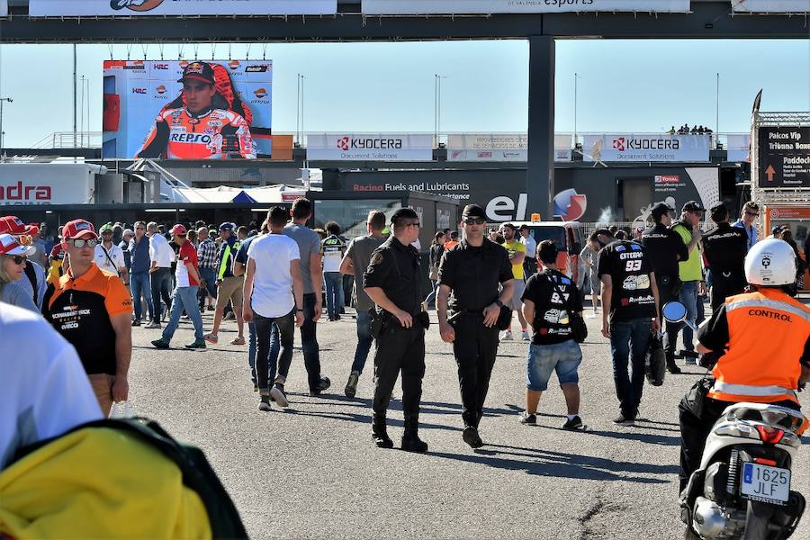 Fotos del ambiente del Gran Premio de la Comunitat Valenciana de motociclismo de Cheste 2017