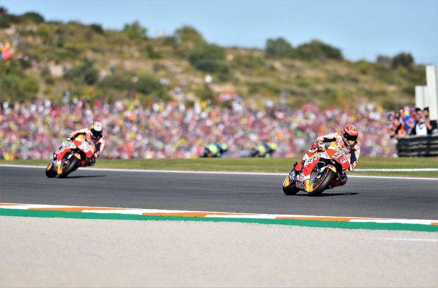 Fotos del ambiente del Gran Premio de la Comunitat Valenciana de motociclismo de Cheste 2017