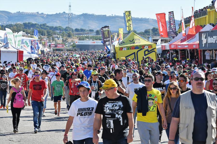 Fotos del ambiente del Gran Premio de la Comunitat Valenciana de motociclismo de Cheste 2017