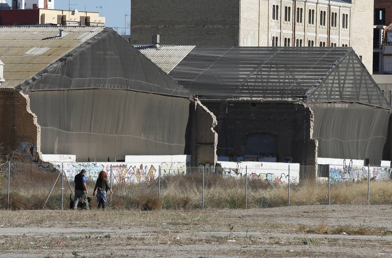 Comienzan los trabajos para eliminar 5.000 piezas del trazado semiurbano de Fórmula 1 de Valencia. Las obras empezarán junto al tinglado 2 y se extenderán al resto de zonas. La parte del Grao, la más deteriorada.