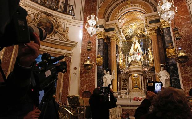La Basílica de Valencia estrena la nueva iluminación