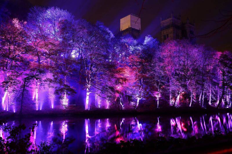 Vista de la instalación 'Frecuencias' del artista finlandés Kari Kola en Durham (Reino Unido).