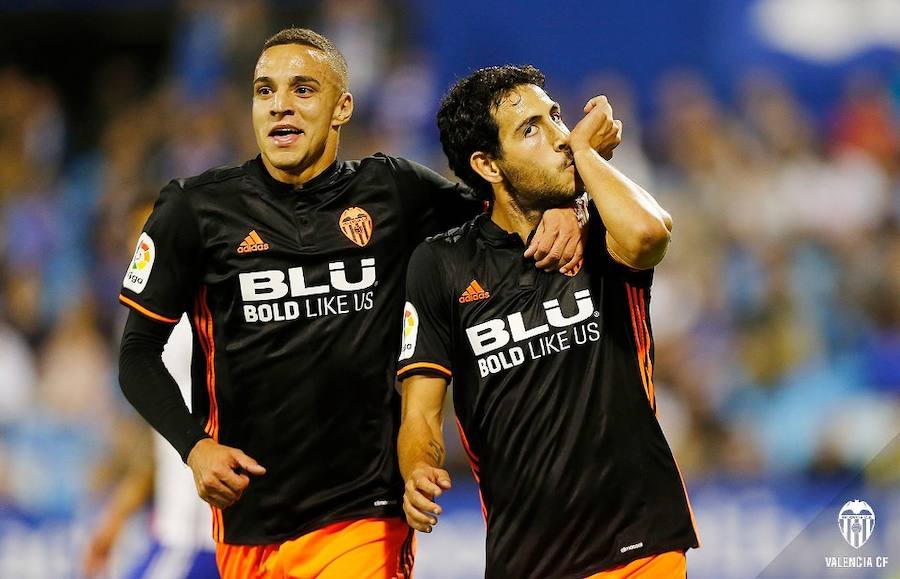 Llegaba la Copa. El 24 de octubre llegaba el estreno de los chicos de Marcelino en la Copa del Rey. Ante el Zaragoza y en la Romareda el Valencia acusó en exceso el ímpetu local y las rotaciones. Costó pero llegó el triunfo. Destacó de aquel día el estreno oficial de Fabián Orellana con la camiseta valencianista que, desde la pretemporada y su fallida salida del equipo al final del mercado de verano, no había vuelto a jugar.