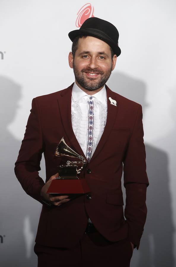 Eduardo Cabra, premio Grammy Latino al Productor del Año.