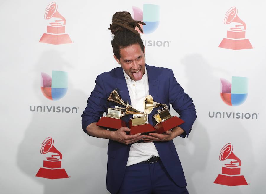 Vicente García, tres Grammy Latino por mejor nuevo artista, mejor álbum cantautor y mejor canción tropical por "Bachata en Kingston".