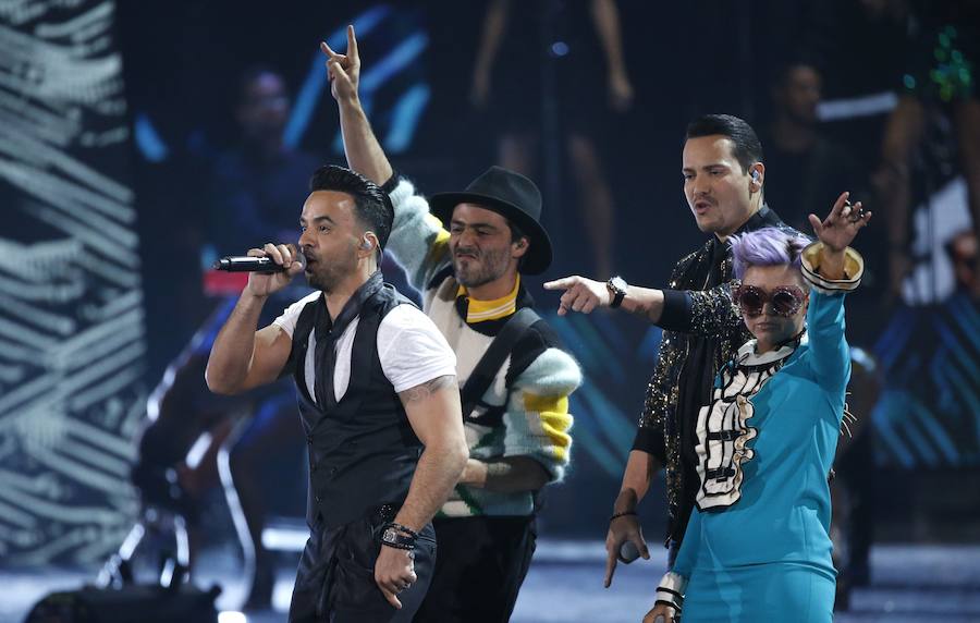 'Despacito' arrasa en los Grammy Latino