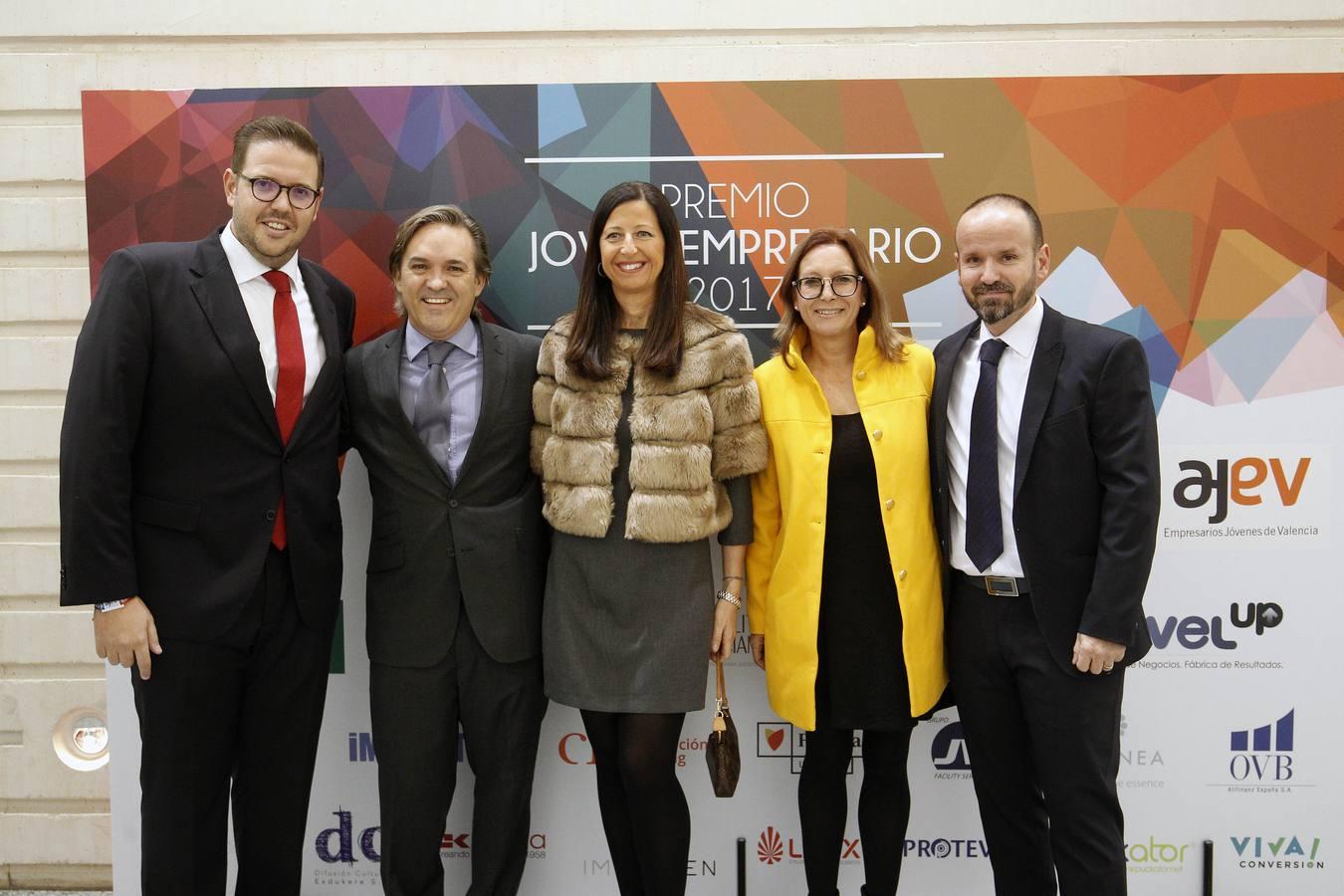 Rubén Navarro de Casas InHaus recibió el Premio Joven Empresario 2017. También fueron galardonados Grow Pro Experience, Novaterra Catering, Mr Jeff e Ymant, entre otros, en la ceremonia celebrada en el Palau de Les Arts Reina Sofía