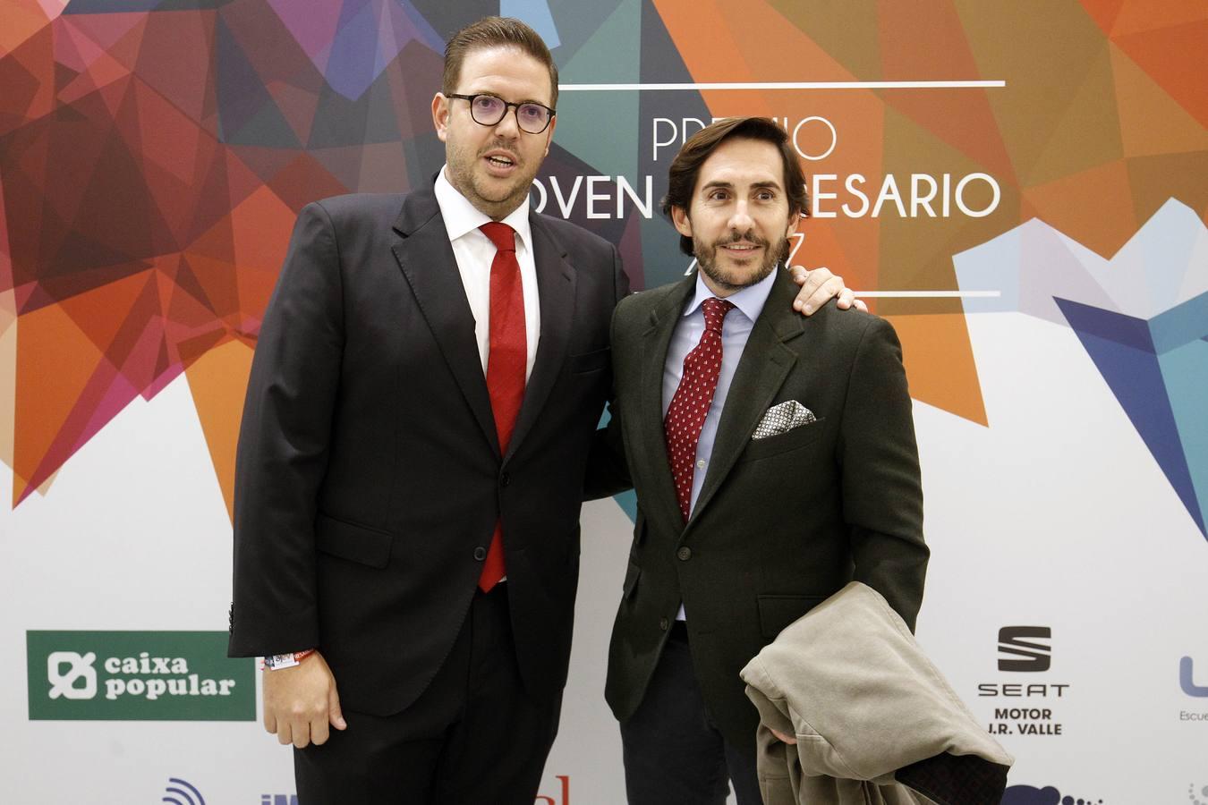 Rubén Navarro de Casas InHaus recibió el Premio Joven Empresario 2017. También fueron galardonados Grow Pro Experience, Novaterra Catering, Mr Jeff e Ymant, entre otros, en la ceremonia celebrada en el Palau de Les Arts Reina Sofía