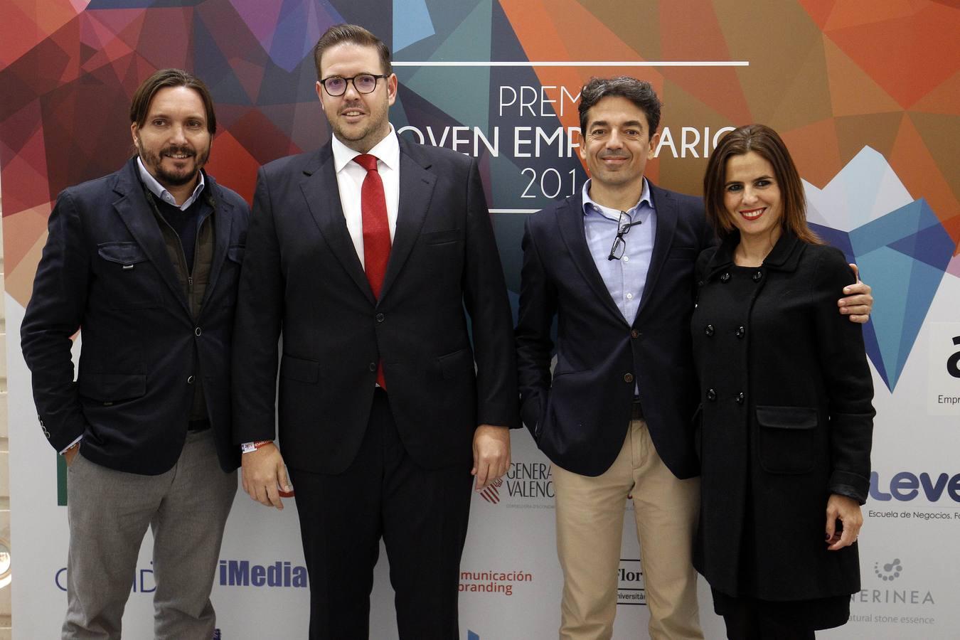 Rubén Navarro de Casas InHaus recibió el Premio Joven Empresario 2017. También fueron galardonados Grow Pro Experience, Novaterra Catering, Mr Jeff e Ymant, entre otros, en la ceremonia celebrada en el Palau de Les Arts Reina Sofía