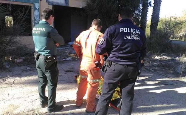 Rescatado tras caer en un pozo de dos metros