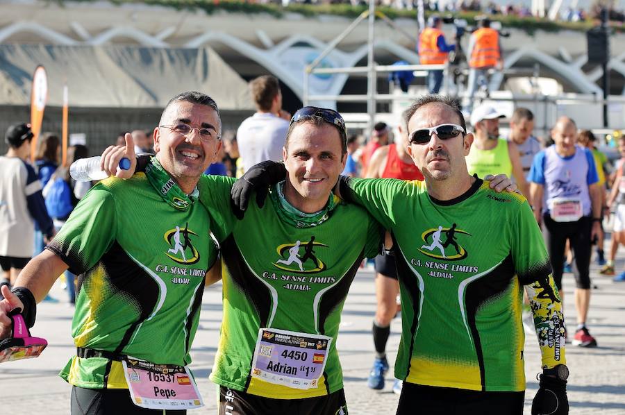 Miles de personas participan en la prueba que gana Kitwara con el récord del Maratón de Valencia