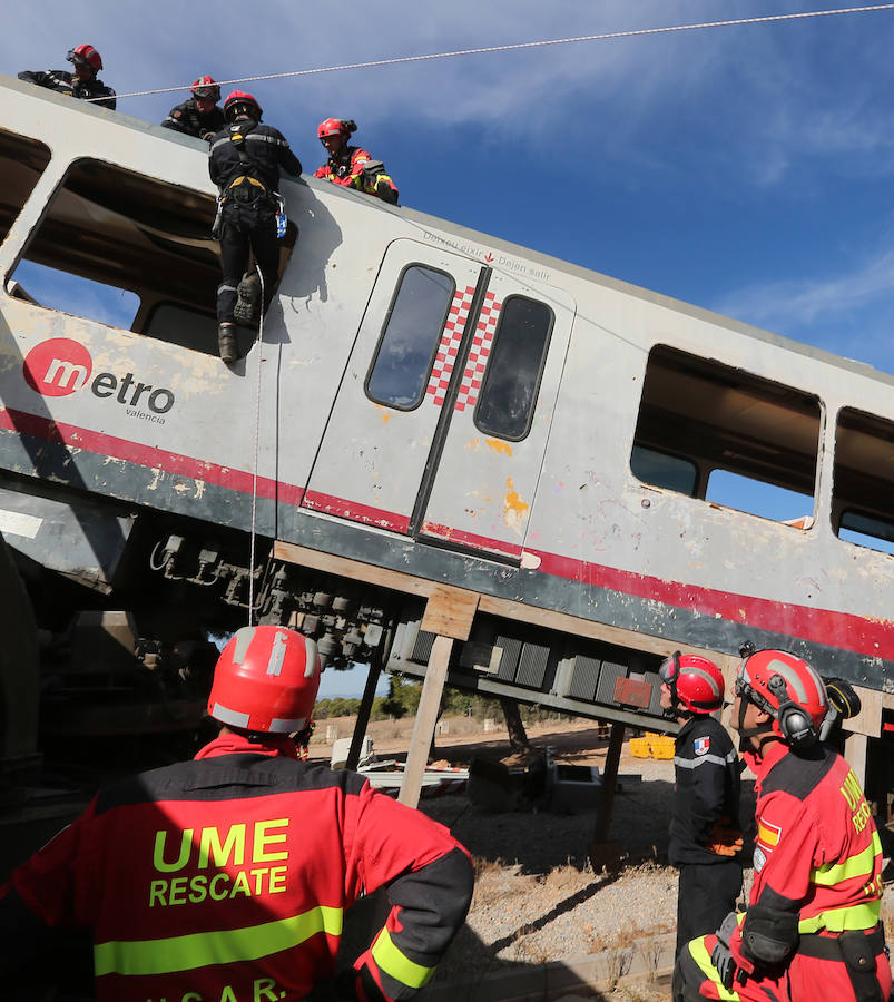 Fotos del tercer Batallón de Intervención de Emergencias de la UME en Bétera