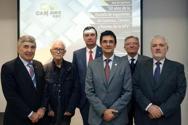 Caminos cumple 50 años
