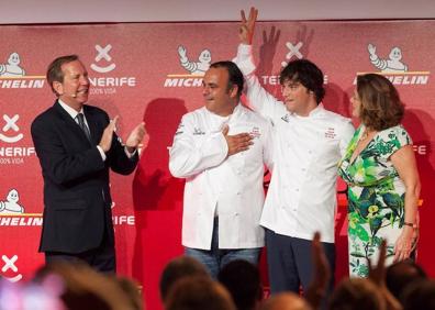 Imagen secundaria 1 - Algunos cocineros con estrella Michelin durante la gala para España y Portugal celebrada en el hotel Abama de Guía de Isora, en Tenerife.