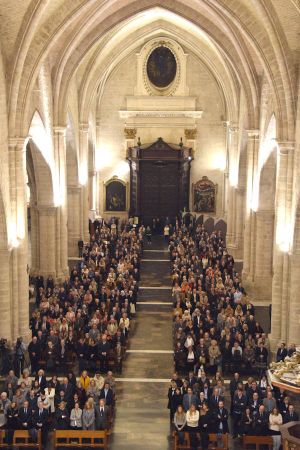 Fotos de la misa en recuerdo de Rita Barberá en la Catedral de Valencia