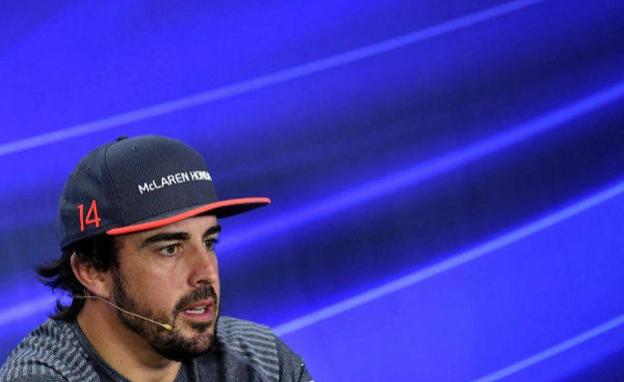 Fernando Alonso, durante una rueda de prensa en Abu Dabi. 